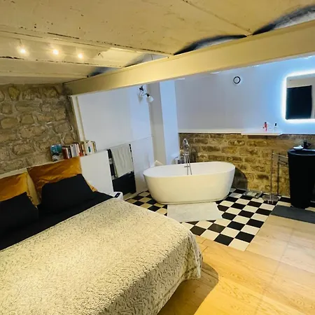 Апартаменты Sousplexe En Bas De Montmartre